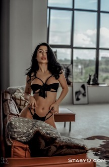 DorisQ Busty Babe In Sexy Black Lingerie