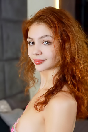 Bella Beatrice Russian Beauty Is Eager To Show You More