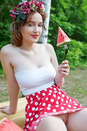 Rokki Her Mouthwatering Curves Sure To Whet Your Appetite