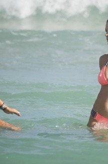 Joanna Krupa Looks Hot In Bikini