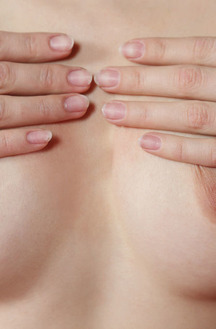 Gorgeous Freckle-faced Brunette Kinsley Expose Her Lovely Breasts