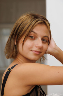 Zoelie Freckle-faced Beauty Bends Over So Her Black Pantyhose Stretch