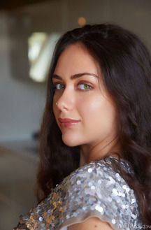 Vixi Rafi Grabbing Her Firm Round Cheeks