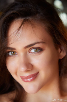 Vixi Rafi Grabbing Her Firm Round Cheeks