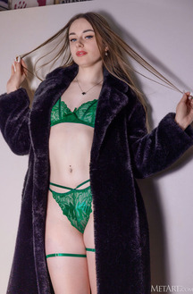 Lotty Vivacious Beauty Loves To Please As Well As Tease