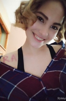 Ditta A And Venere And Diana Jam In Backstage Pics