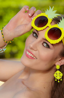 Natural Brunette Jenna Justice Poolside Stripping