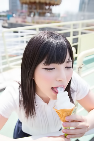 Sweet school girl Ai