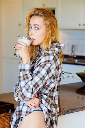 MetArt presents Kelly Collins - Milkshake