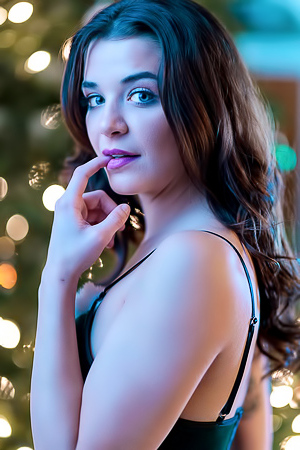 Jade Maris Climaxes As Possible