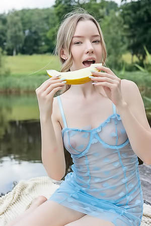 Mirka Playful Beauty Is Naked