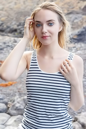 MetArt presents Oxana Chic - Rocky Beach