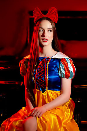 Bianca Beauchamp And Hazel Moore With Tight Natural Curves In Snow White XXX: A Porn Parody