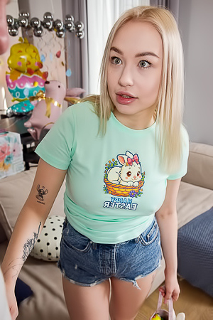 Sara Bork Shows Off Her Tattooed Ass In Hardcore Teen Blowjobs And Doggy Style Orgasms