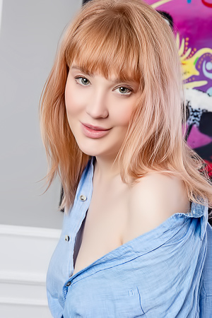 Emily Blake Live a Naughty Fantasy where Thongs Unearth Hidden Delights