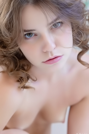 Julia Morozzi flaunts her body in seductive lingerie poses